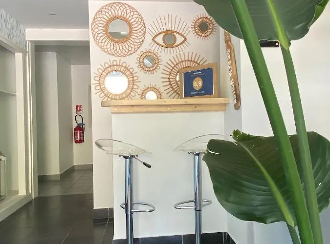 Aparthotel Petit Nid Au Bourget Du