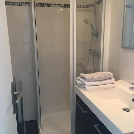 Petit Nid Au Bourget Du Appart hôtel